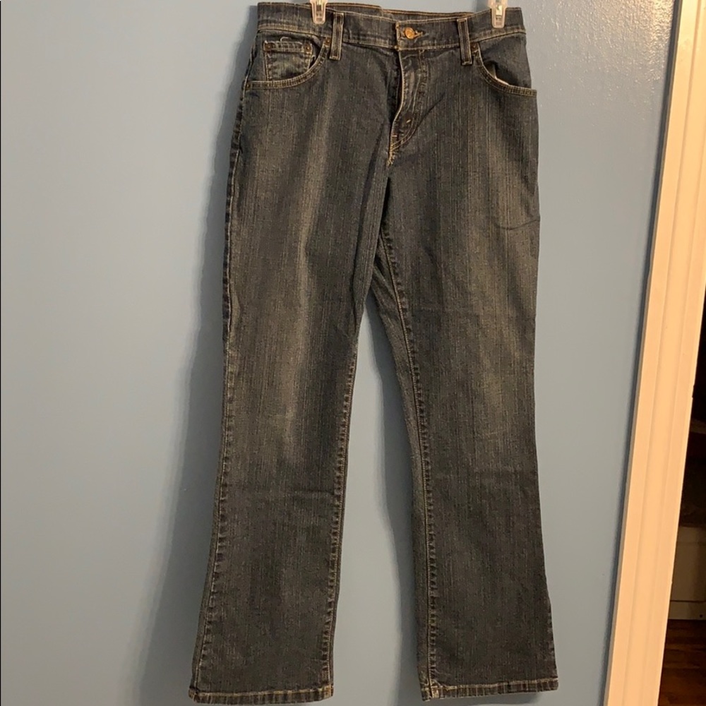 Women’s size 8M Levi blue jeans
